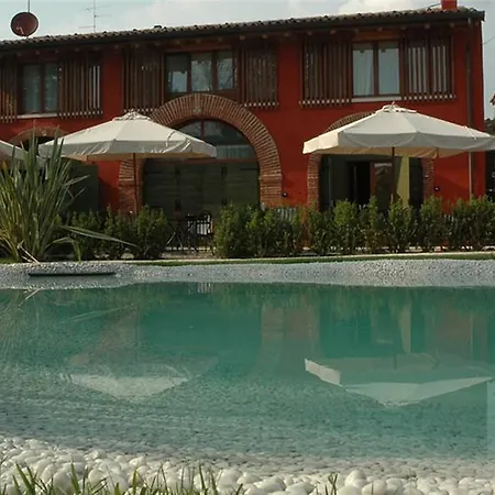 Avesani شقة باسترينغو